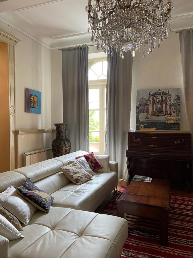 Le Gite Du Chateau Auriac-sur-Vendinelle Bagian luar foto